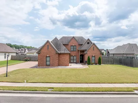 9739 Woodland Vista Dr, Cordova, TN 38018