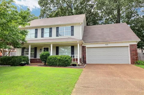 1425 Wolf Pack Dr, Collierville, TN 38017