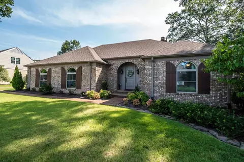 2998 Circle Gate Dr, Germantown, TN 38138