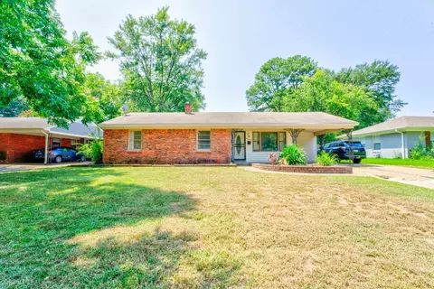 1547 Colonial Rd, Memphis, TN 38117