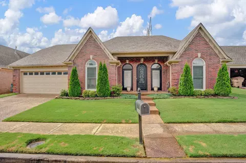 1303 Hidden Ridge Dr, Cordova, TN 38016