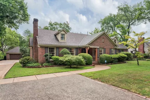 490 Colonial Rd, Memphis, TN 38117