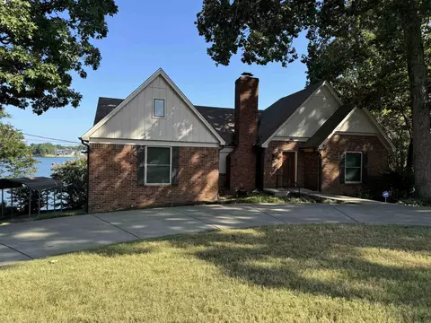 9749 Pine Point Dr, Lakeland, TN 38002