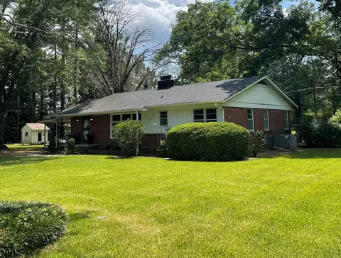 143 Sunset Cove Dr, Selmer, TN 38375