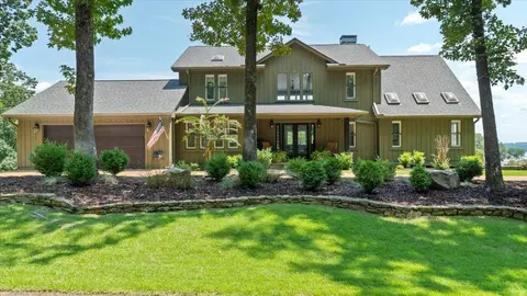 1645 Point Grand Dr, Savannah, TN 38372