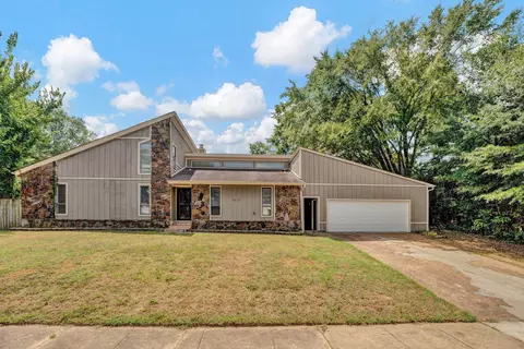 8221 Shallow Glen Trl, Memphis, TN 38016