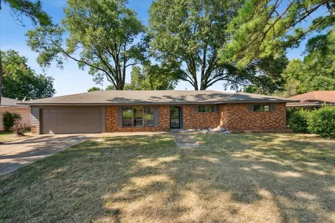 852 Whitehaven Ln, Memphis, TN 38116