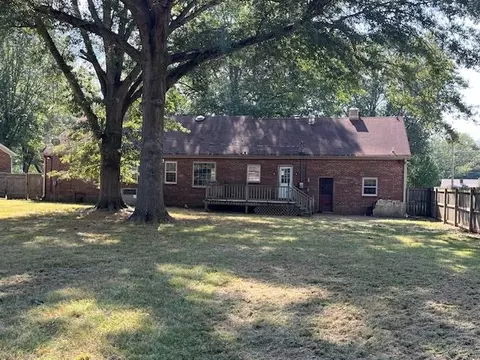 230 James Rd, Bolivar, TN 38008
