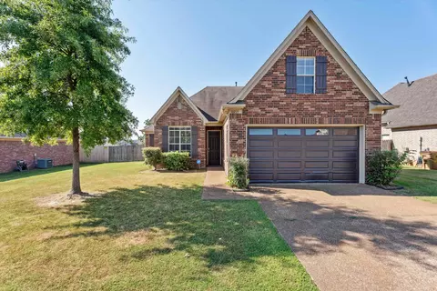 10215 Needle Pine Dr, Cordova, TN 38016