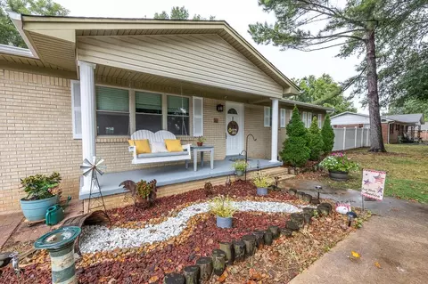 60 Hathaway St, Oakland, TN 38060