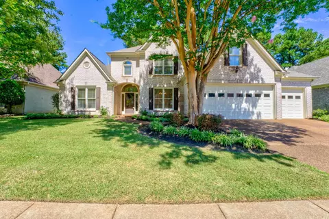 8962 River Knoll Dr, Cordova, TN 38016