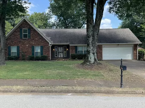 2746 Rockcreek Pkwy, Memphis, TN 38016