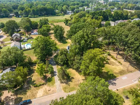 2099 Sunset Rd, Germantown, TN 38138