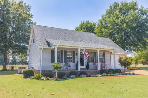 635 Perkins St, Adamsville, TN 38310