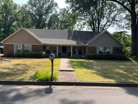 3891 Lost Shadows Cv, Memphis, TN 38128
