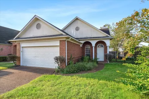 8637 Eagle View Dr, Cordova, TN 38018