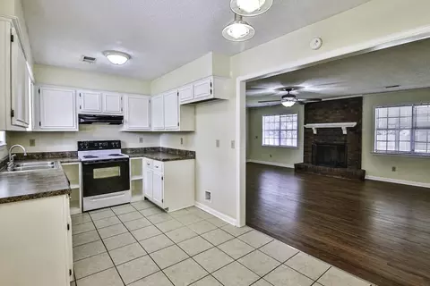 6168 Northampton Dr, Bartlett, TN 38134 photo 9