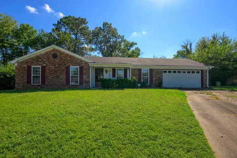 6139 Fox Ridge Dr, Memphis, TN 38115