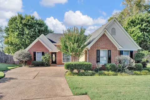 8636 Tropicana Dr N, Cordova, TN 38018