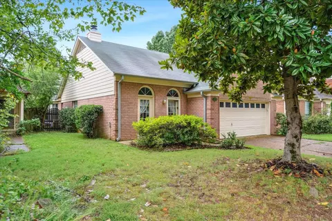 8939 Lake Springs Cv, Memphis, TN 38016