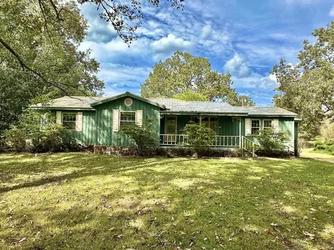 3983 Hines Gin Rd, Selmer, TN 38375
