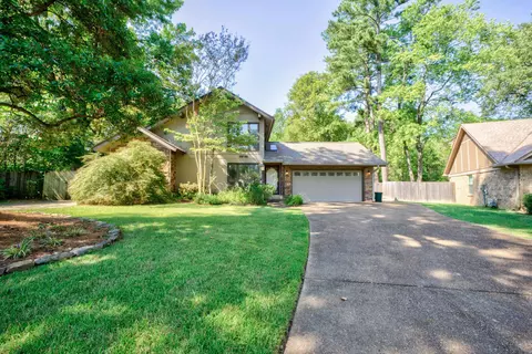 6894 Roxbury Cv, Germantown, TN 38138