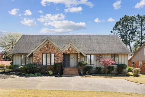 6799 Garden Oaks Dr, Memphis, TN 38120
