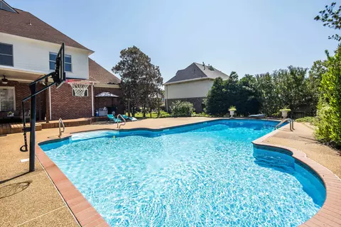 1323 Colbert Cv, Collierville, TN 38017 photo 2