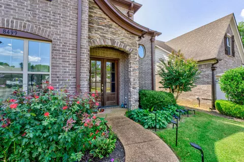 8499 Woodland Green Ct, Memphis, TN 38016