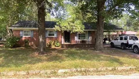 105 Shaw Ln, Savannah, TN 38372
