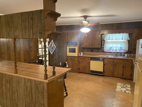 390 Central Ave, Savannah, TN 38372 photo 9