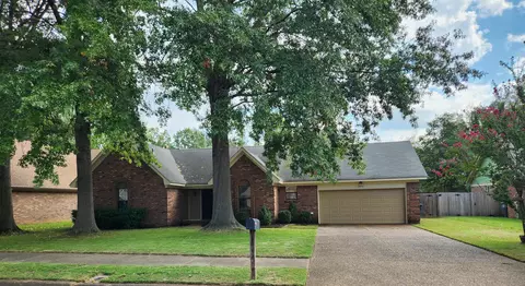 3930 Norton Ln, Bartlett, TN 38135