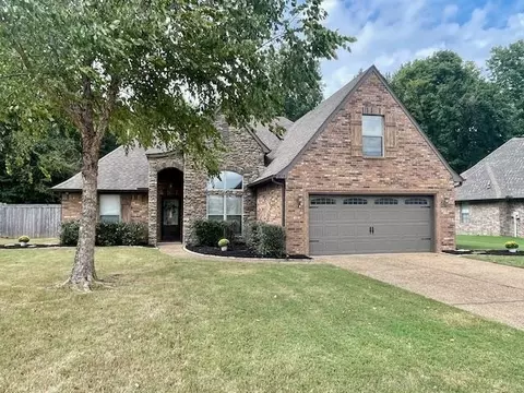 275 Seawood Dr, Oakland, TN 38060