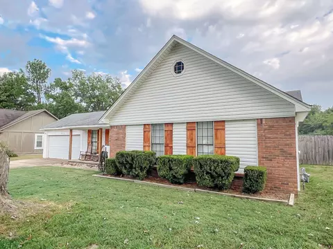 6970 Autumnhill Dr, Bartlett, TN 38135
