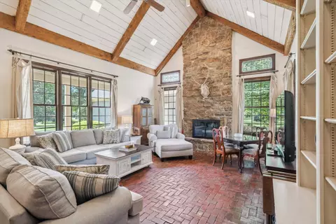 3184 Oak Manor Dr, Germantown, TN 38138