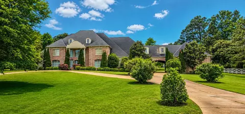 205 Jamerson Farm Rd, Collierville, TN 38017