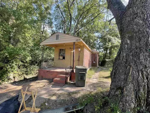 1079 St Charles Ave, Memphis, TN 38107