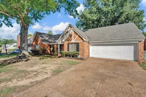 4988 Ridge Tree Dr, Memphis, TN 38128