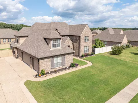 8792 Craddle Hill Cv, Arlington, TN 38002