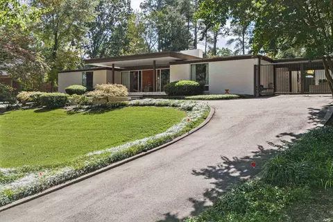5675 Glade View Dr, Memphis, TN 38120