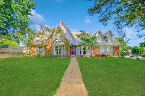 8492 E Timber Creek Dr, Cordova, TN 38018
