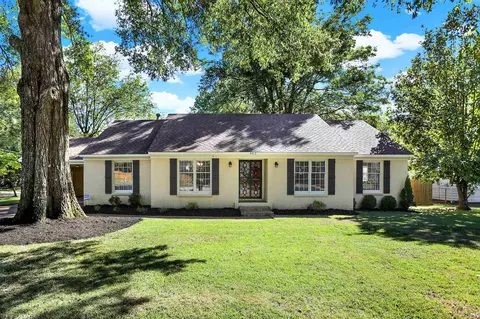 462 N Mendenhall Rd, Memphis, TN 38117