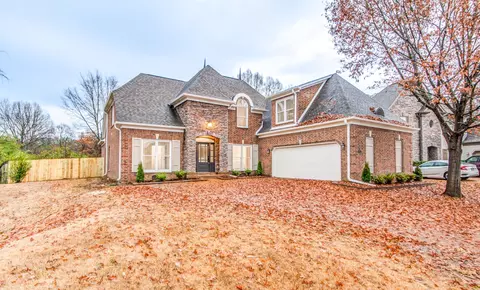 728 Southern Pride Dr, Collierville, TN 38017