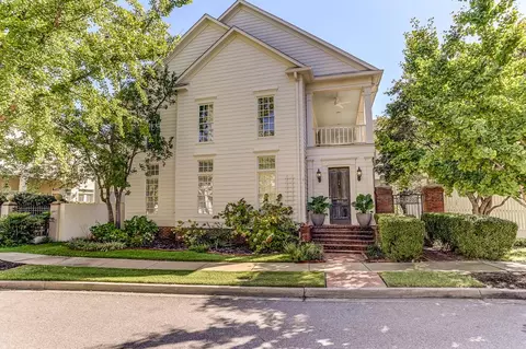 802 Harbor Isle Cir W, Memphis, TN 38103