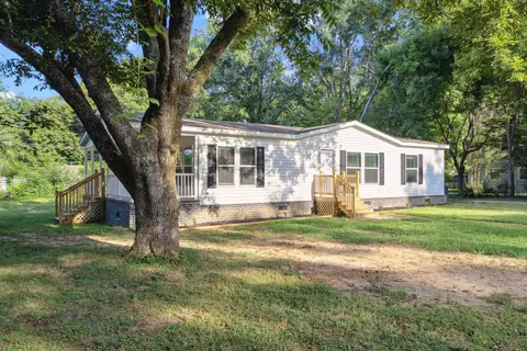 7739 Admiral Dr, Millington, TN 38053