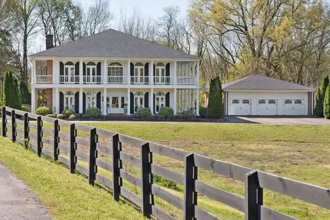 11883 E Holmes Rd, Collierville, TN 38017 photo 1
