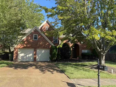 8429 Wood Shadows Ln, Memphis, TN 38018
