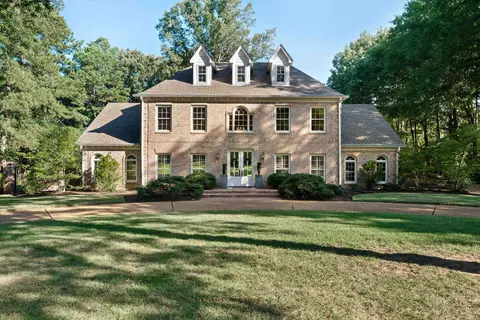 9238 Forest Hill Ln, Germantown, TN 38139