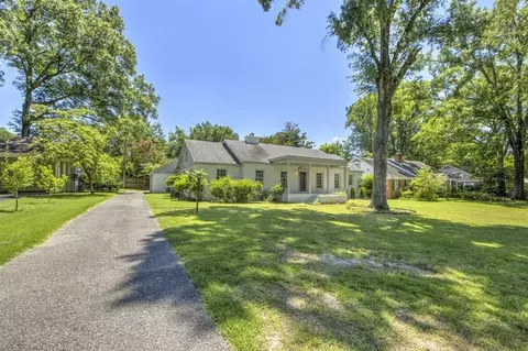 5185 Walnut Grove Rd, Memphis, TN 38117