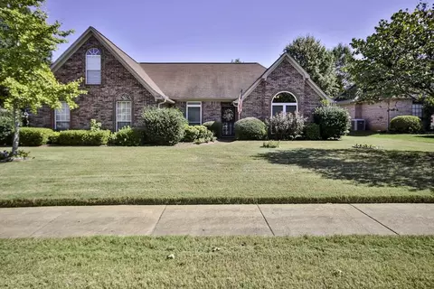 5008 Loosahatchie Dr, Bartlett, TN 38135
